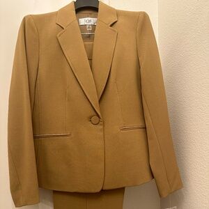 Le Suit Petite size 2 Pant Suit NWT